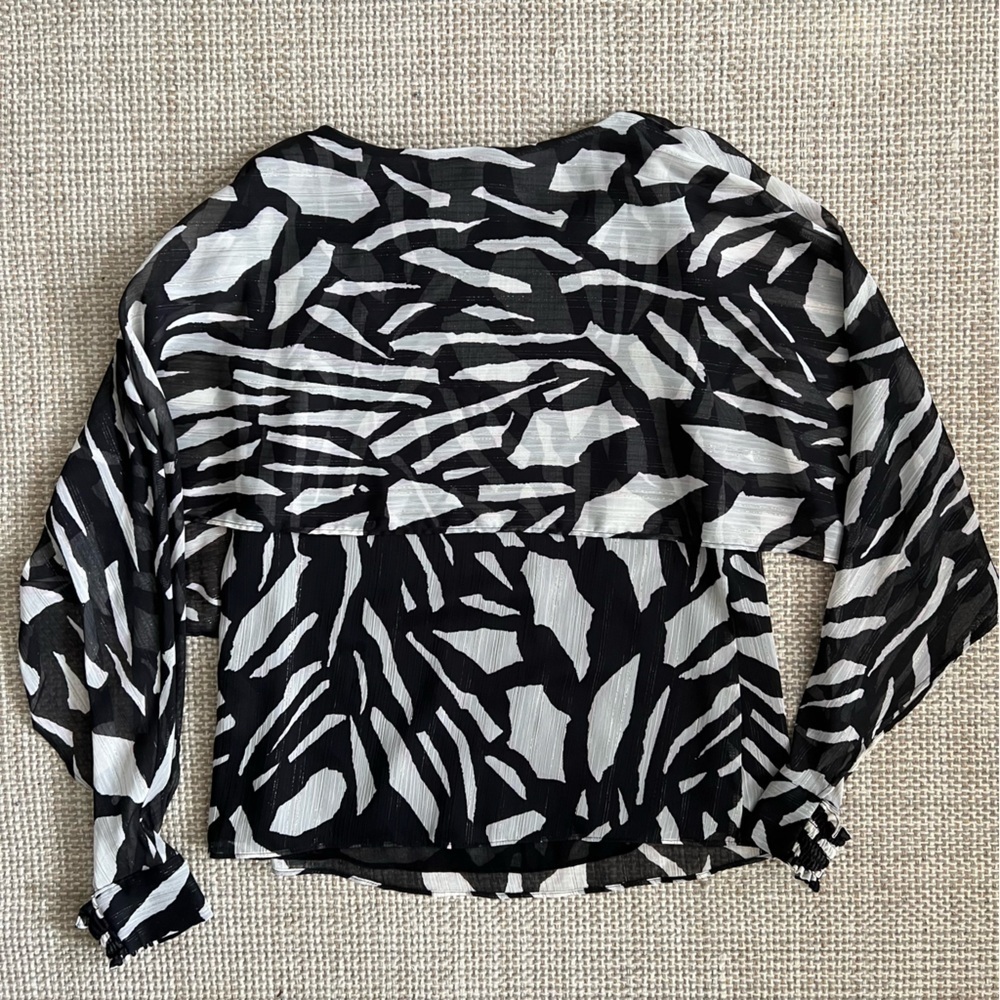 DKNY Black and White Print Blouse - Picture 4 of 6